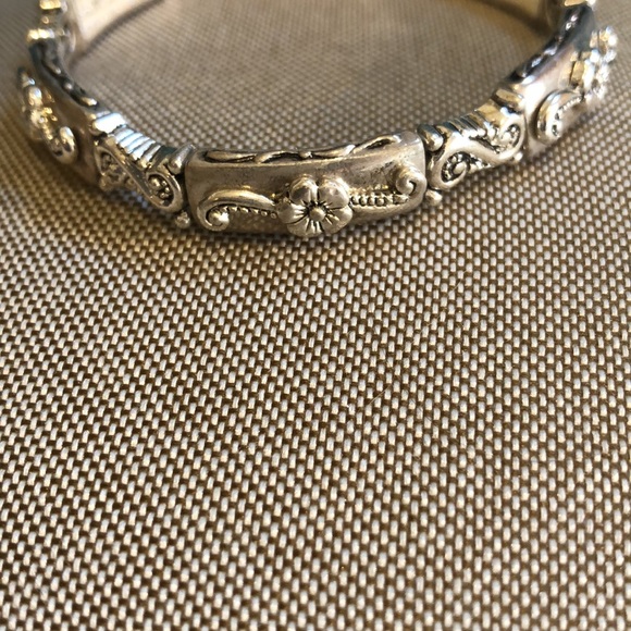 Lot of 4 Stretchy Bracelets - Picture 3 of 5